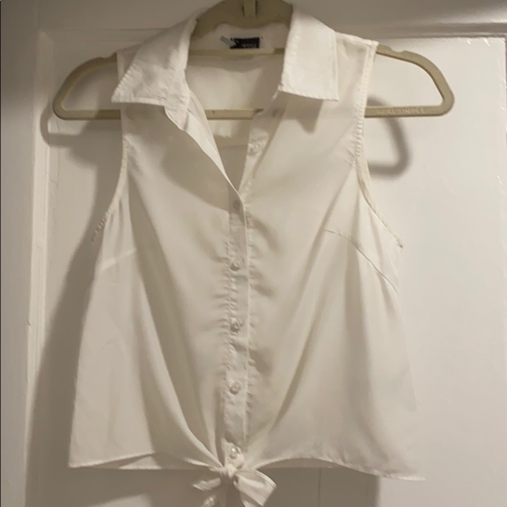 Button down tie tank